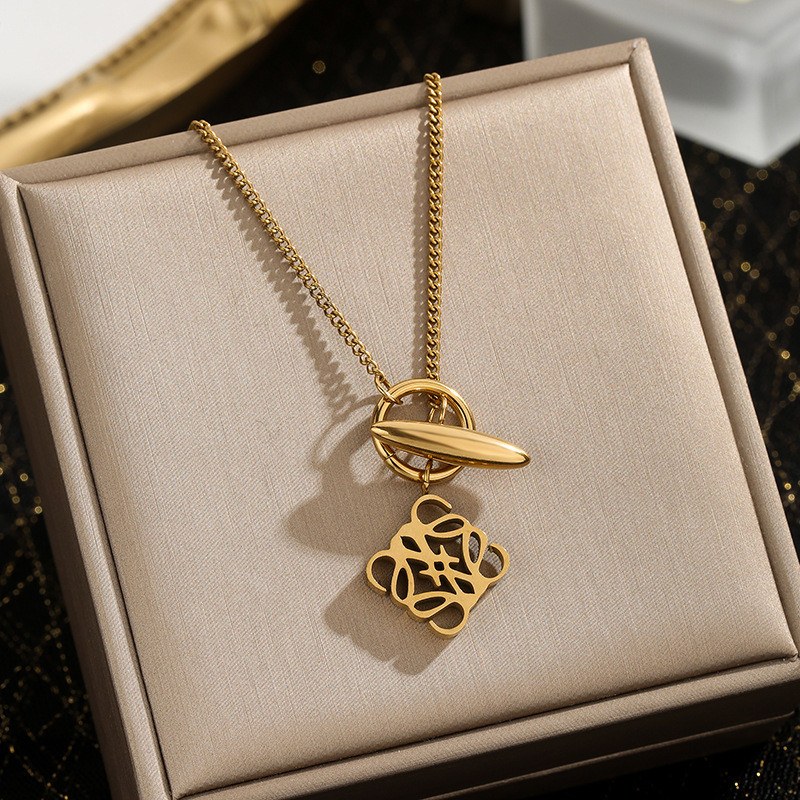 Cross-Border Hot Selling Titanium Steel Necklace for Women Mooncake Ruyi Knot Chinese Knot Hollow Pendant Jewelry Non-Fading Jewelry Wholesale