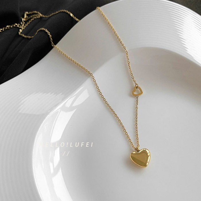 Non-Fading Korean Heart Necklace for Women, Collarbone Chain, Light Luxury Niche Design, 2024 New Titanium Steel Pendant