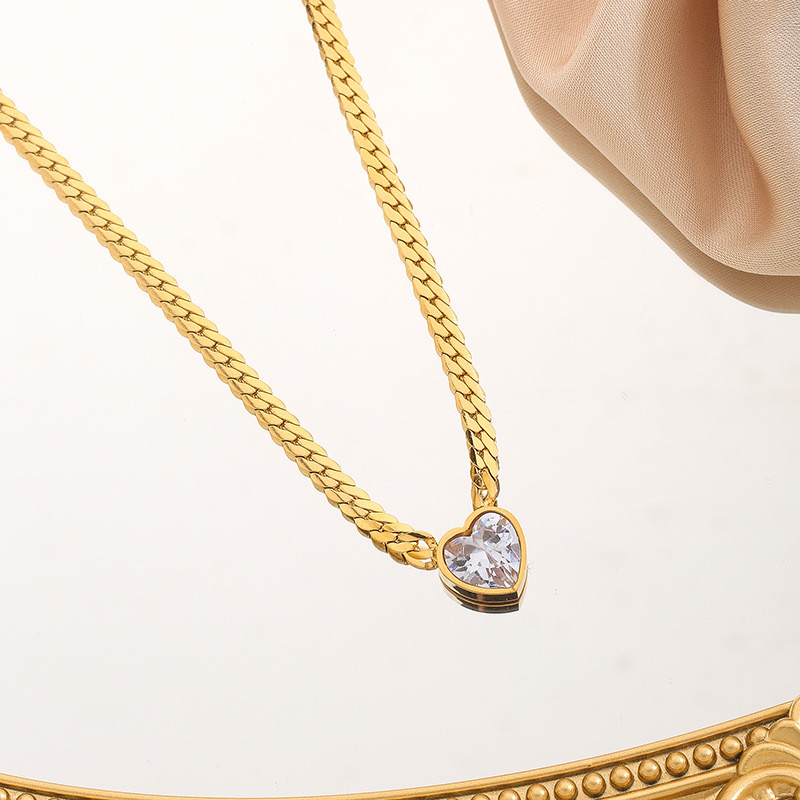 European and American Cross-Border Wholesale Fashion White Zircon Heart Titanium Steel Necklace for Women Gold Simple Heart-Shaped Thick Collarbone Chain Jewelry