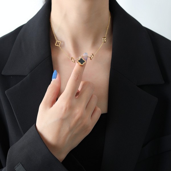 New Hollow Clover Titanium Steel Necklace for Women Fashion High-end Light Luxury Hot-selling Flower White Mother-of-Pearl Clavicle Chain Jewelry