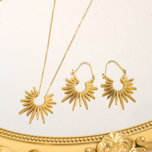 European and American New Fashion Trendy Stainless Steel Necklace Sunflower Pendant Titanium Steel Necklace High-grade Non-fading Jewelry Wholesale