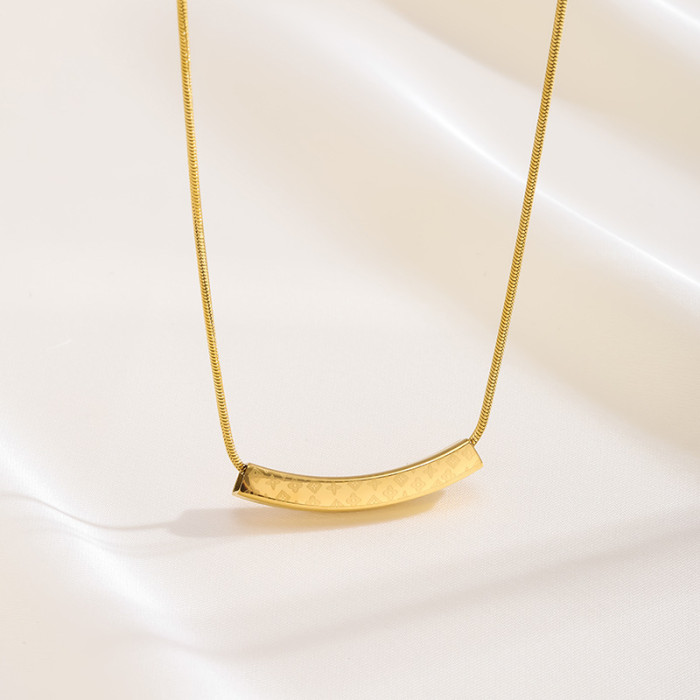 Cross-Border Classic Niche Design Four-Leaf Clover Pattern Smile Shape Non-Fading Titanium Steel Necklace Accessories Clavicle Chain