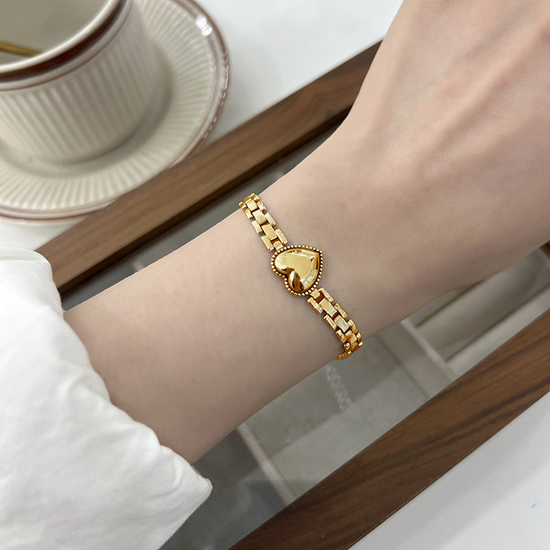 Fansiya Korean Version Titanium Steel Heart Strap Bracelet for Women Fashion Versatile Thick Chain Light Luxury Style Niche Design Trend