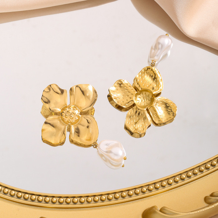 High-end Metal Flower Minimalist Pearl Pendant Earrings for Women, Niche Design, Elegant Stud Earrings, Wholesale