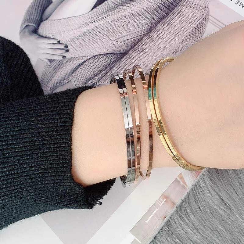 European and American Fashion TikTok Hot Exaggerated Bracelet for Women Titanium Steel Non-Fading Mirror Round Circle Bracelet Personality Simple Jewelry