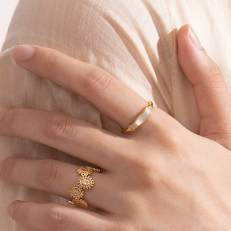 Cross-Border New French Retro Design Fashion Jewelry Trendy Ring Titanium Steel Light Luxury Natural Mother-of-Pearl Shell Ring