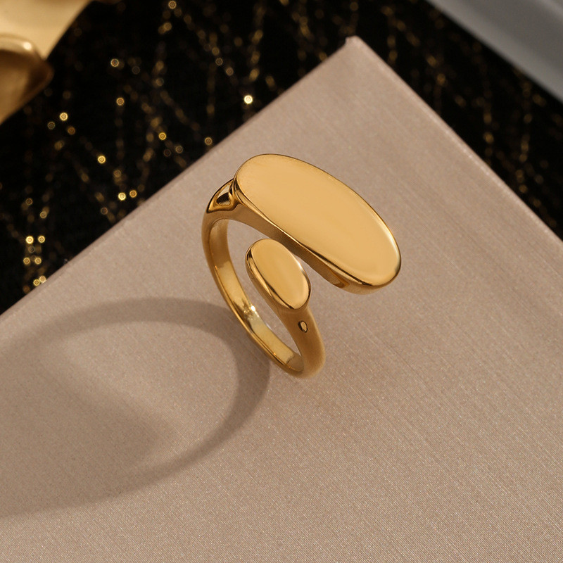French Fashion Elegant Oval Smooth Ring for Women, Unique Design, Brass Plated with 18K, Adjustable Open Ring