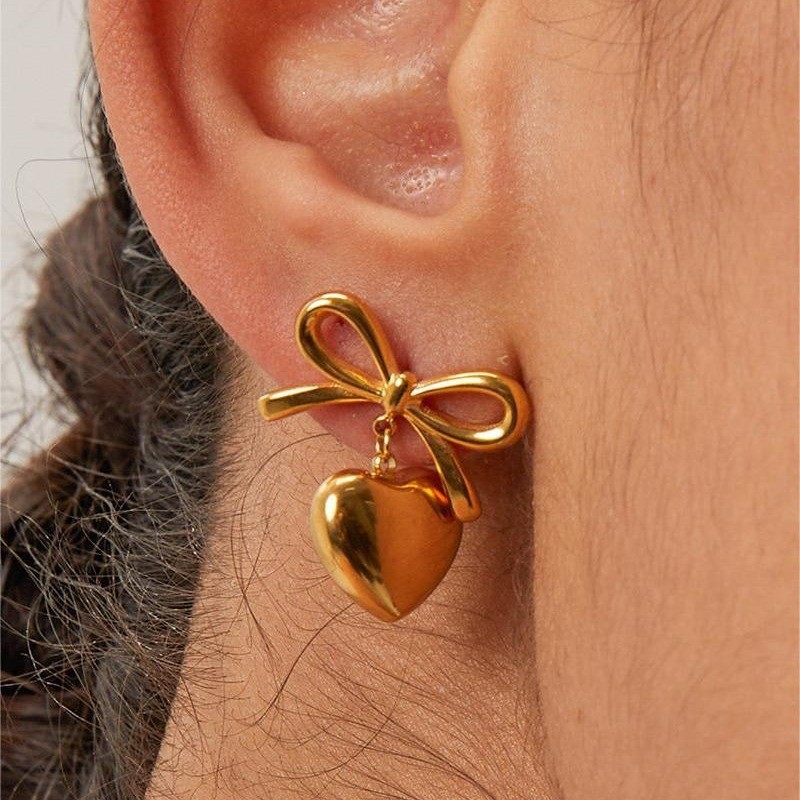 French Elegant INS Style Fashion 18K Gold Stainless Steel Heart Pendant Earrings Women's Titanium Steel Ear Jewelry Wholesale