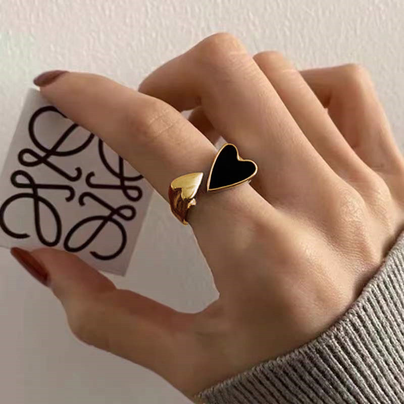 French Niche INS Index Finger Ring Bone Joint Minimalist Ring Large Small Heart-shaped Personality White Shell Titanium Steel Ring Couple Ring