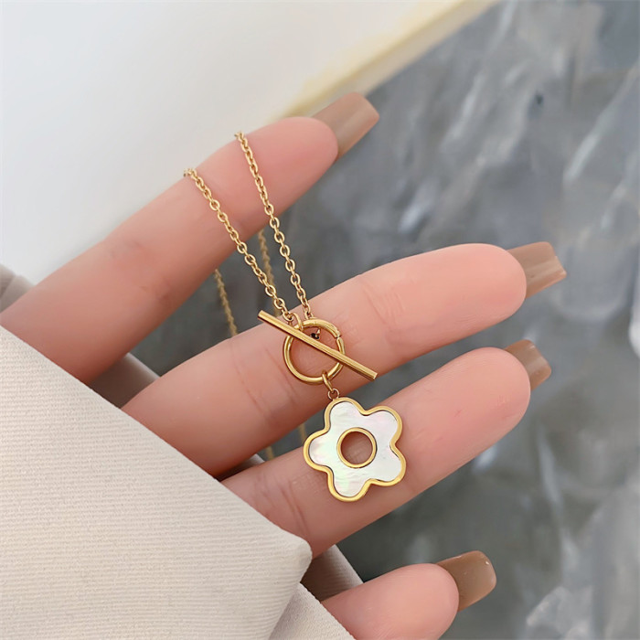 Korean Version Simple White Shell Flower Light Luxury Niche Design Sense European and American Retro Titanium Steel French Sweater Chain Collarbone Chain