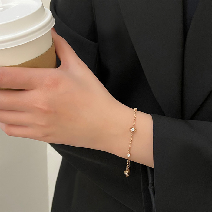 High-End Small Diamond Titanium Steel Bracelet Niche Design Light Luxury Niche Exquisite Female Best Friend Simple Cold Style Two-Piece Set