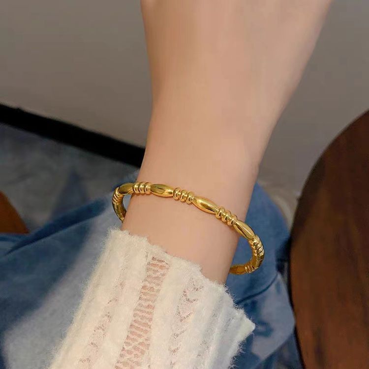 European and American Cross-Border Hot Sale New Ins Simple Bracelet Series 18K Gold Water Drop Round Bead Titanium Steel Plain Bracelet Wholesale