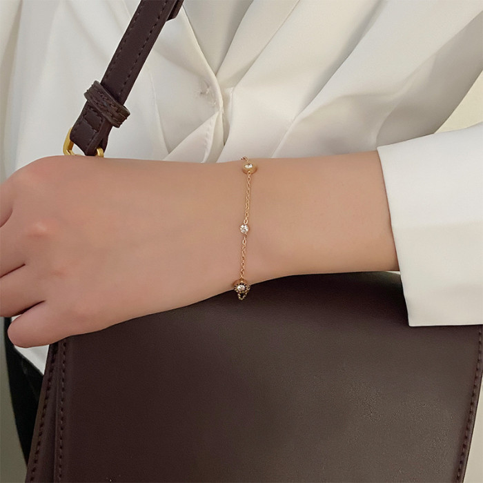 High-End Small Diamond Titanium Steel Bracelet Niche Design Light Luxury Niche Exquisite Female Best Friend Simple Cold Style Two-Piece Set