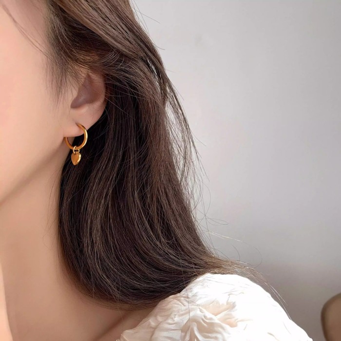 Heart Earrings Minimalist Style for Women Small Hoops Girl Gold Medical Titanium Steel Non-Fading Round Hoops Snap-On