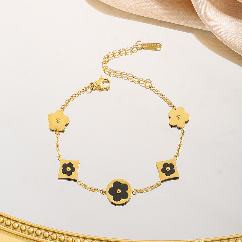 In Stock Titanium Steel Bracelet Five-Leaf Flower Hand Ornament Lucky Simple Elegant Fashion Versatile Light Luxury Summer Non-Fading Women's