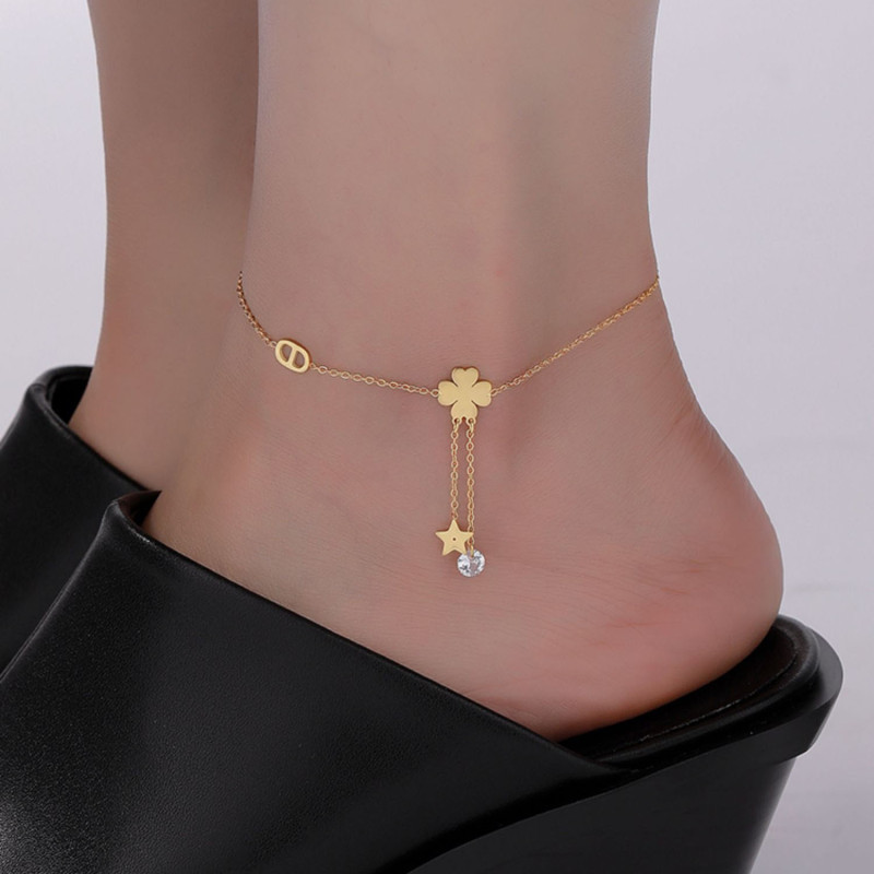 Minimalist New Four-Leaf Clover Tassel Titanium Steel Anklet for Women, Sexy 18K Gold Fashion High-End Foot Jewelry, Non-Fading