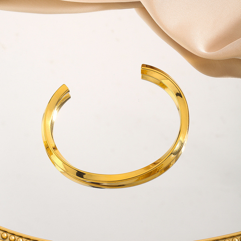 Cross-Border Titanium Steel Gold-Plated Twisted Open-Ended Bracelet Female European and American Special-Interest Design Simple Personality Couple Bracelet Jewelry