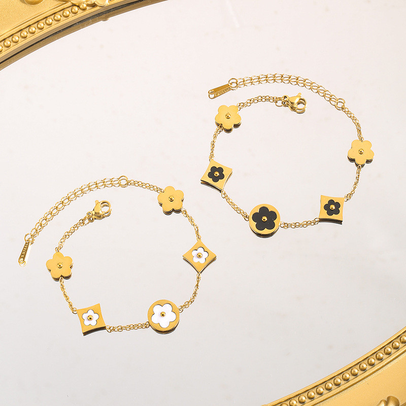 In Stock Titanium Steel Bracelet Five-Leaf Flower Hand Ornament Lucky Simple Elegant Fashion Versatile Light Luxury Summer Non-Fading Women's