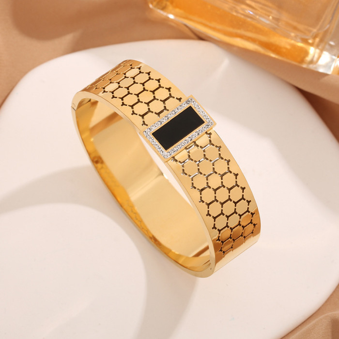 French Court Style Retro Titanium Steel Gold-Plated Bracelet Geometric Honeycomb Texture Personalized Inlaid Design Jewelry Wholesale