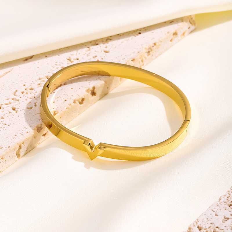 European and American INS Style Cross-Border Hot Item V-Shaped Simple Luxury Versatile Couple Bracelet for Women Gold Buckle Titanium Steel Bangle