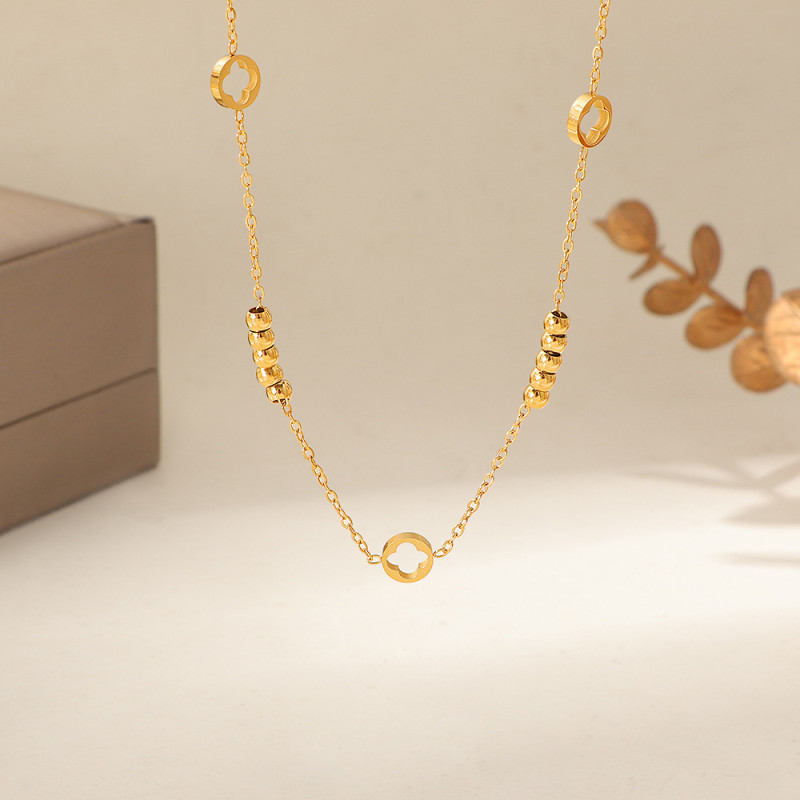 Japanese and Korean Fashion Bracelet for Women, Stainless Steel, Simple and Versatile Design, Hollow Four-Leaf Clover Commuting Style Titanium Steel Jewelry