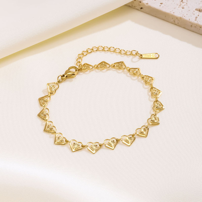 Fashion Elegant Light Luxury Jewelry Women Heart Collarbone Chain Hollow Splicing Heart-shaped Exquisite Necklace Bra...