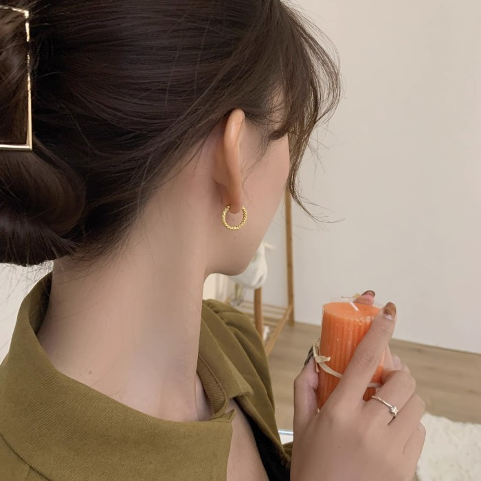 Korean Style Stainless Steel Circle Versatile Earrings Ear Clips Minimalist Embossed Niche Titanium Steel Earrings Wo...