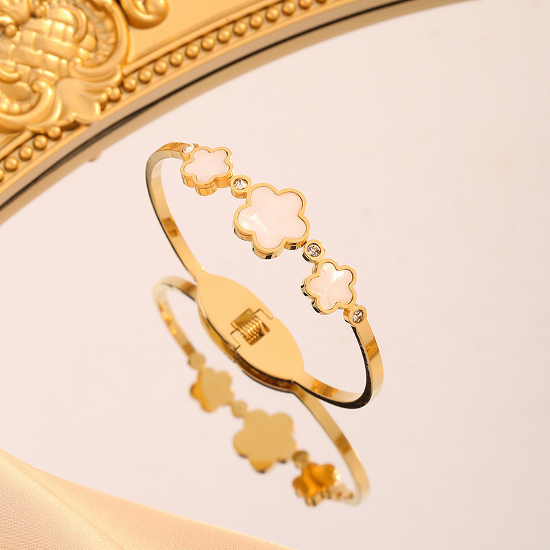 Korean Fashion Light Luxury White Shell Three-Petal Clover Open Titanium Steel Bracelet for Women Versatile Non-Fading Jewelry Trend