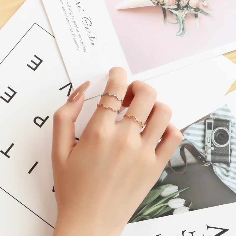 2024 New Fine Flash Wave Texture Ring Female Index Finger Niche Light Luxury Exquisite Design High-end Sense Plain Ring fashion