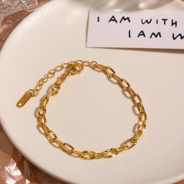 Japanese and Korean Mori Style Embossed Bracelet for Women, Titanium Steel with 18K Gold Plating, Light Luxury Ins Niche Design, Simple Bracelet with Embossed Flowers