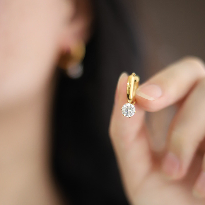 No Need to Remove While Sleeping Simple and Elegant Basic Six-Prong Single Stone Mini Titanium Steel Gold Non-Fadin...