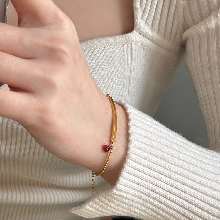 Simple and Elegant Red Zircon Heart Smooth Bar Titanium Steel Bracelet Versatile Small Zircon Round Bead Chain Jewelry Trend