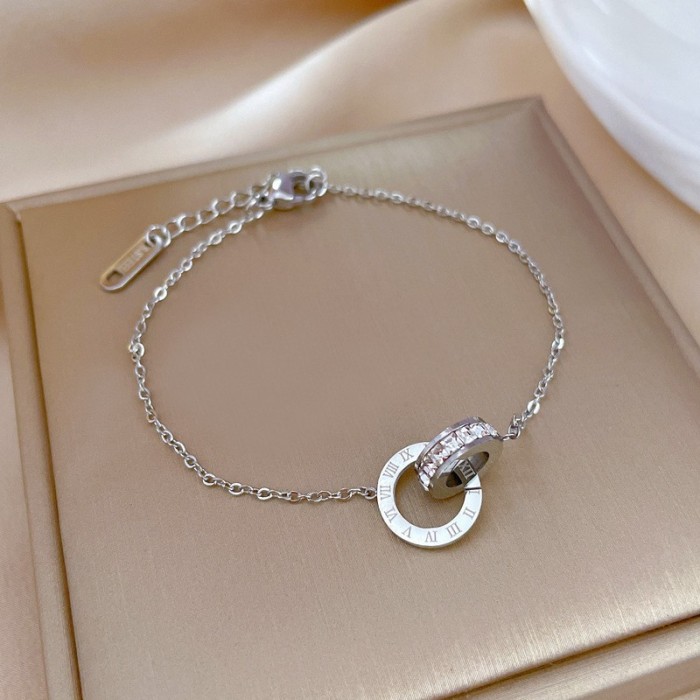 Double Ring Spliced Roman Font Titanium Steel Bracelet for Women, Versatile Non-Fading Gold Hand Jewelry, Niche Design Light Luxury Accessory