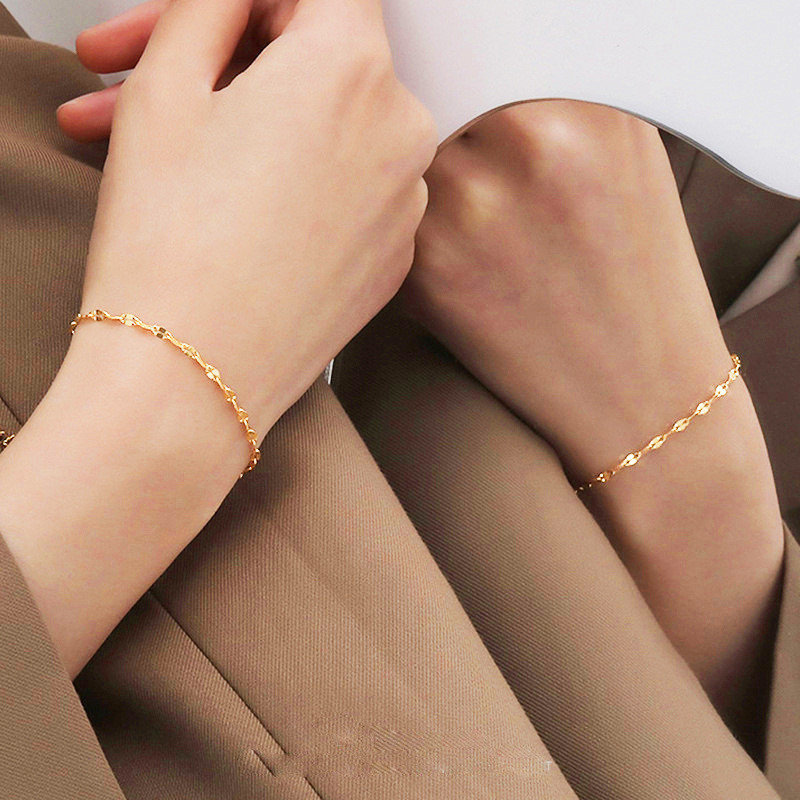 Niche Design Love Ultra Shiny Ripple Titanium Steel Bracelet for Women, Slim Minimalist Bare Chain Lip Bracelet Jewelry