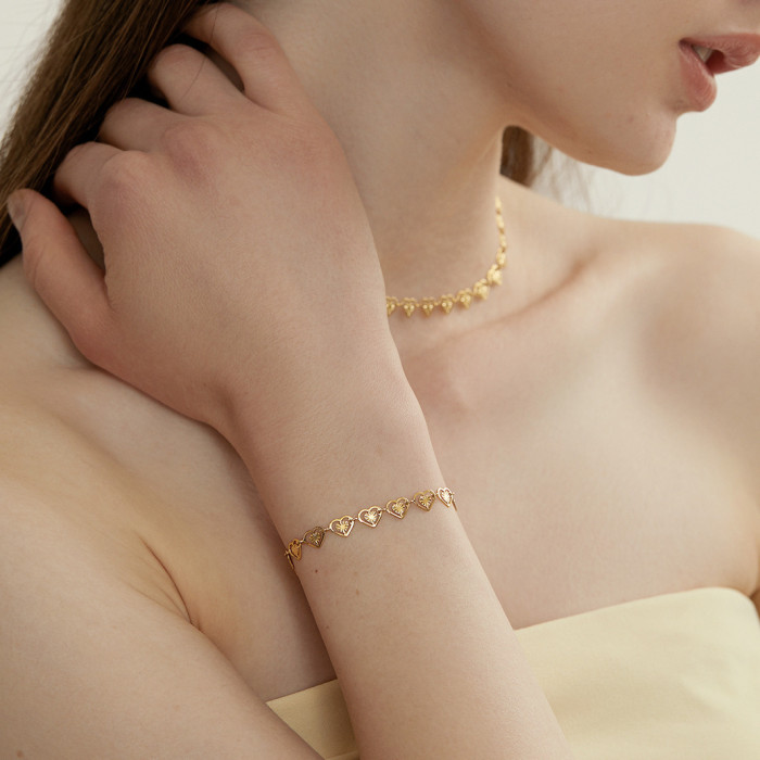 Fashion Elegant Light Luxury Jewelry Women Heart Collarbone Chain Hollow Splicing Heart-shaped Exquisite Necklace Bra...