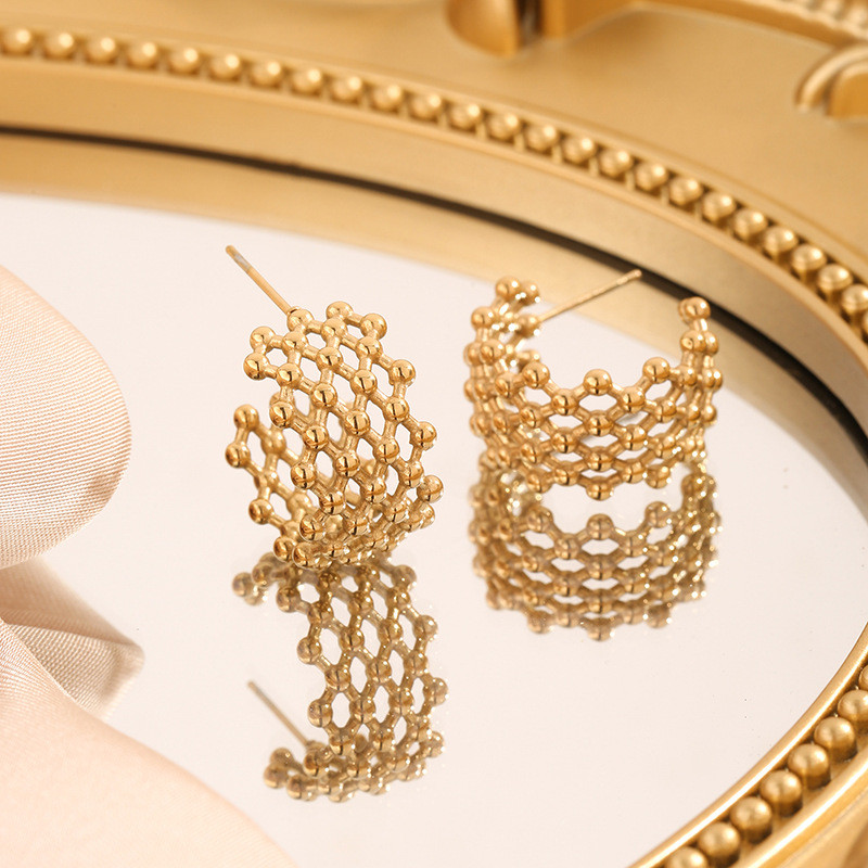 Cross-Border New Style Spliced Grid-Shaped C-Shaped Earrings Niche Design Sense Hollow Versatile INS Fashion Fresh Earrings