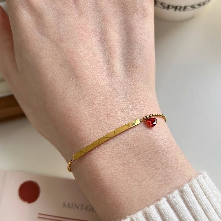 Simple and Elegant Red Zircon Heart Smooth Bar Titanium Steel Bracelet Versatile Small Zircon Round Bead Chain Jewelry Trend