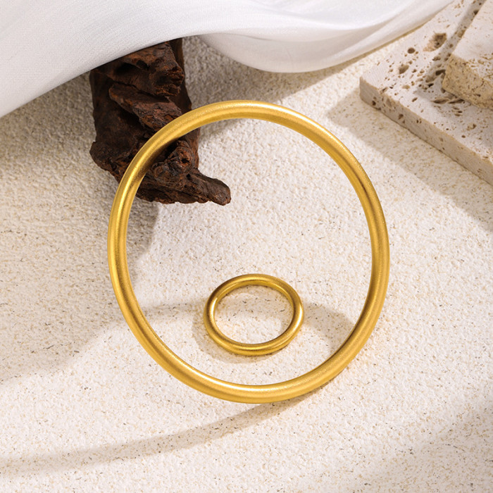 Traditional Gold Pigment Circle Matte Titanium Steel Bracelet for Women, Light Luxury, High-end Feel, Non-fading, Simple and Versatile Bracelet
