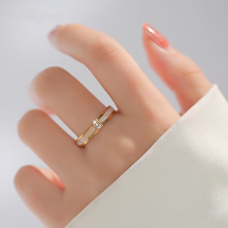 New Fashion Simple Three-Diamond Colorful Shell Inlaid Diamond Ring Titanium Steel Rose Gold Plated Couple Rings Wholesale