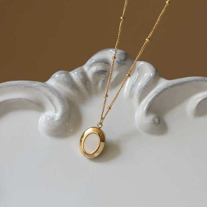 French Style Non-Fading Elegant Evening Party Fashion Accessories Titanium Steel Gold-Plated Oval Pendant Inlaid with Colorful Stone