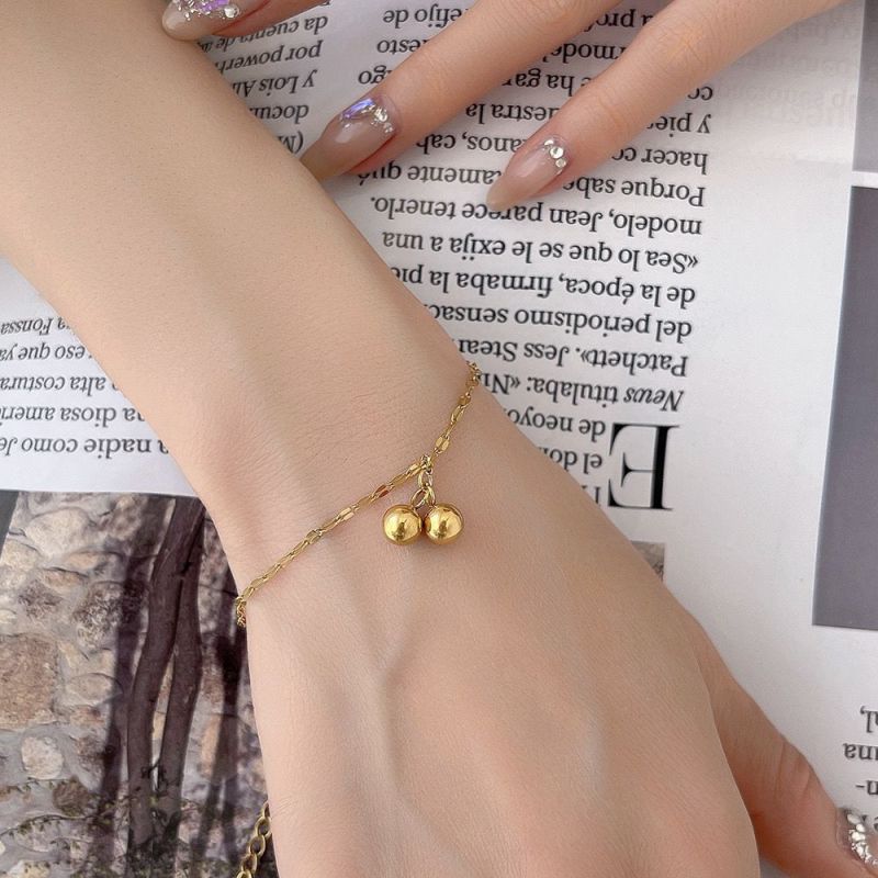 2024 New Small Ball Starry Sky Titanium Steel Bracelet for Women Ins Forest Style Simple Niche High-end Internet Celebrity Bracelet