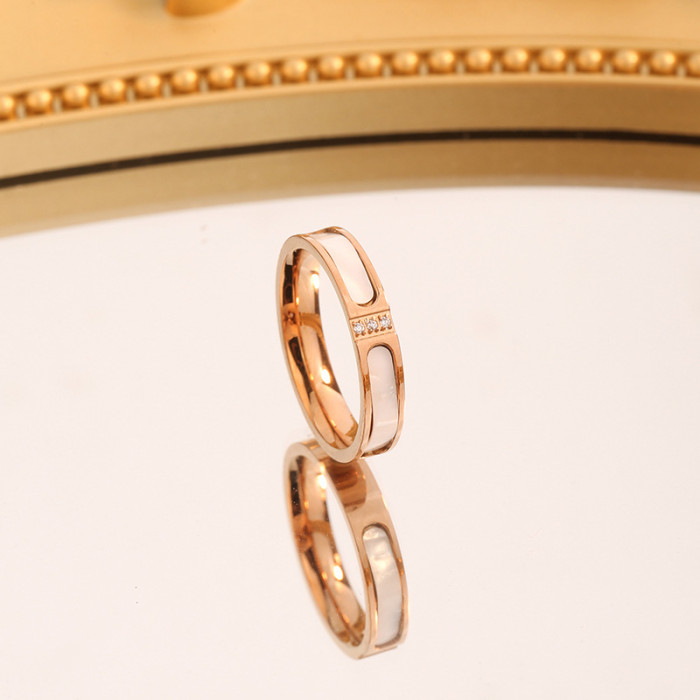 New Fashion Simple Three-Diamond Colorful Shell Inlaid Diamond Ring Titanium Steel Rose Gold Plated Couple Rings Wholesale