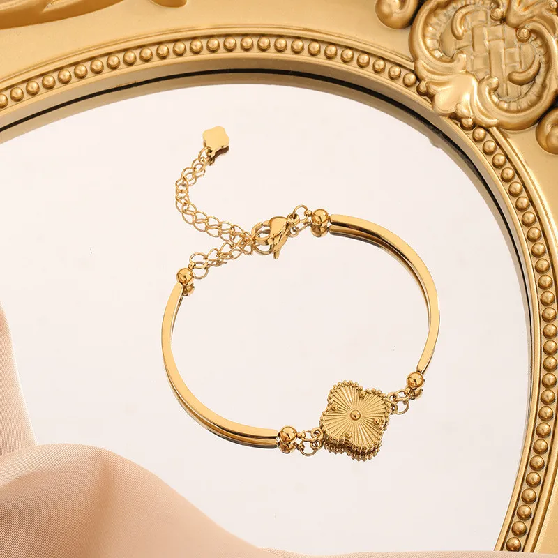 European and American Titanium Steel New Four-Leaf Clover Bracelet for Women, Non-Fading, Elegant, Versatile, Personality, Internet Celebrity, Light Luxury Jewelry Wholesale