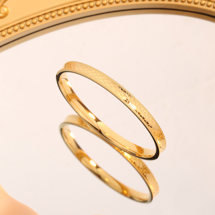 Traditional Dragon Scale Pattern Bracelet Sparkling Design Titanium Steel 18K Gold Non-Fading Simple Closed Bracelet