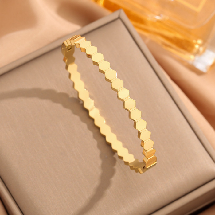 Honeycomb Titanium Steel Bracelet INS Niche Design 2023 New Trendy Light Luxury Elegant Internet Celebrity Hot-Sellin...