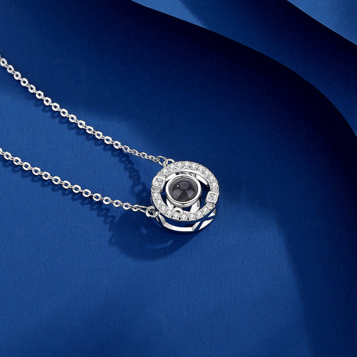 European and American Cross-Border Round Dynamic Projection Color Photo Necklace for Women, Japanese and Korean Simple Circle Pendant Collarbone Wholesale