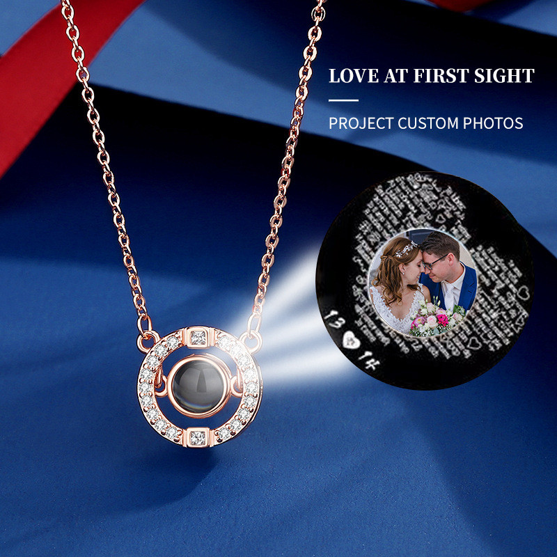 European and American Cross-Border Round Dynamic Projection Color Photo Necklace for Women, Japanese and Korean Simple Circle Pendant Collarbone Wholesale
