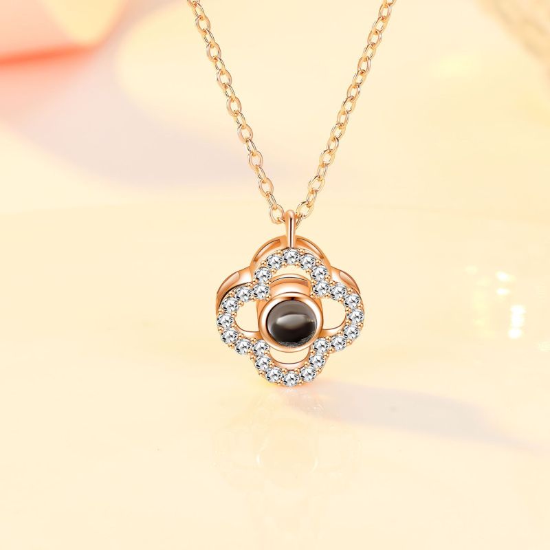 100 Languages I Love You Four-Leaf Clover Projection Memory Necklace Korean Version Clavicle Chain Gift for Women One Piece Dropshipping