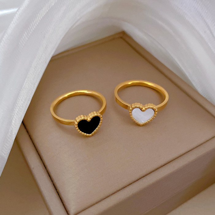 【Non-Fading】Black and White Heart Titanium Steel Minimalist Style Disco Ring for Men and Women Ins Trend Personality Simple Index Finger Ring