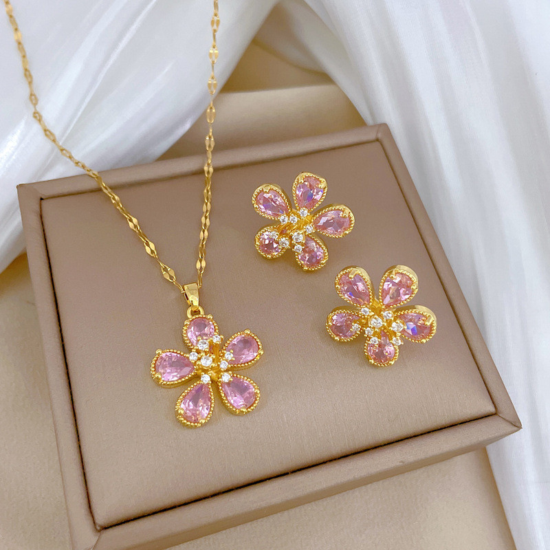 [Titanium Steel] Necklace and Earring Set Light Luxury Full Diamond Pink Five-Leaf Flower Personality Temperament Banquet Earrings Necklace Set